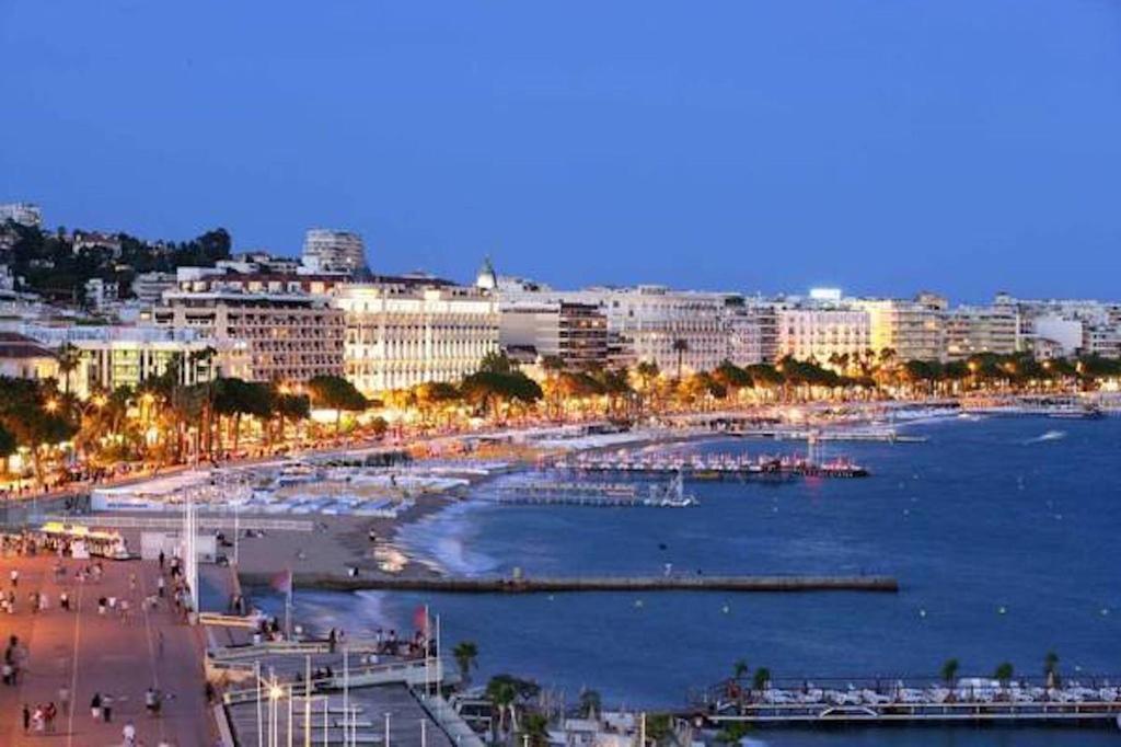 Cannes Front Beach Pools Apartment Exterior photo